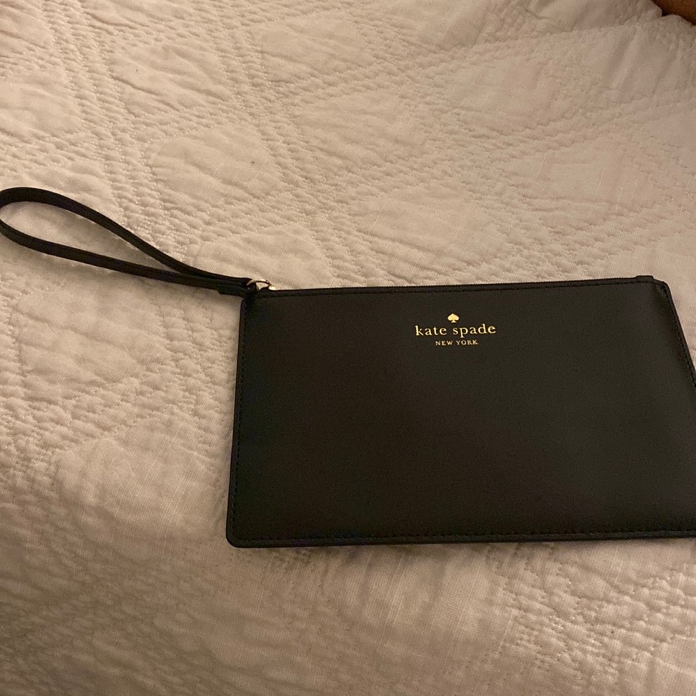 EUC Kate Spade Classic Black Wristlet ⭐️Host Pick⭐️